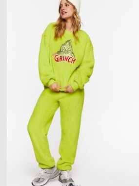 Forever 21 The Grinch Fuzzy Pajama Set